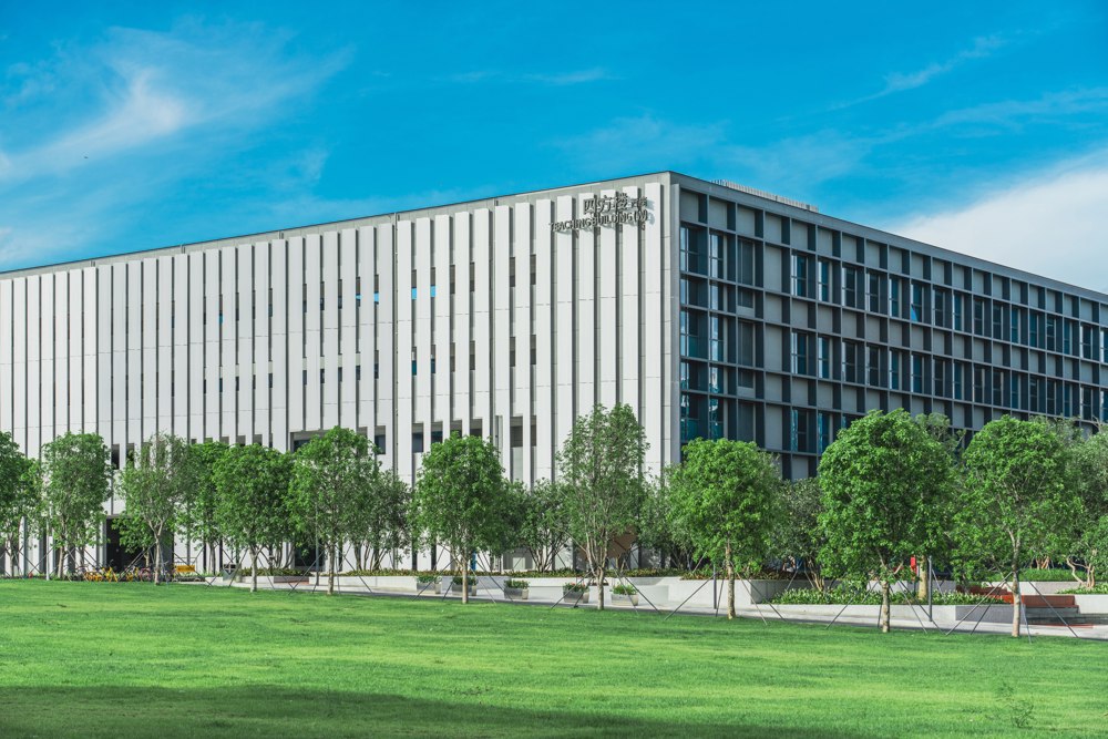 丽湖校区风光（作者苏政闻）_副本