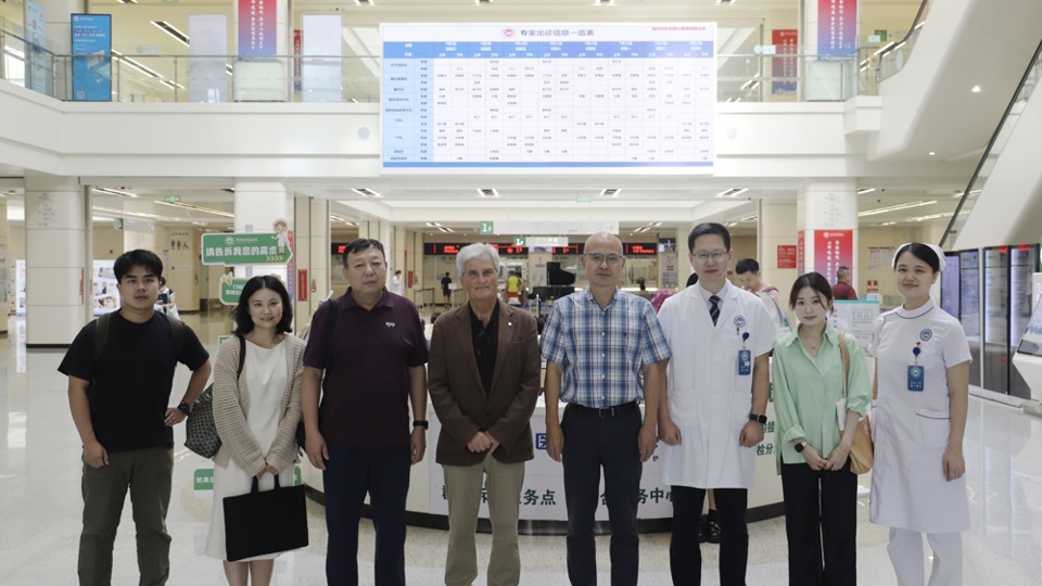 罗马萨皮恩扎大学校长Bruno Botta教授访问球盟会QMH(中国)官方网站
及总医院